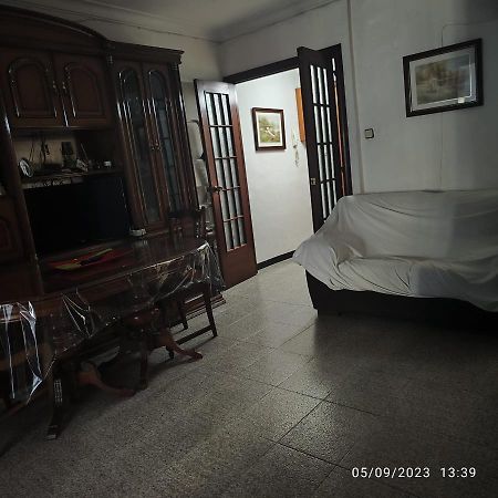 شقة Apto Barcelona C R Santa Coloma de Gramanet المظهر الخارجي الصورة